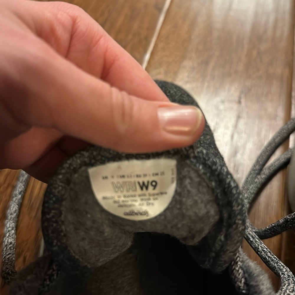 Size 9 Allbirds gray washable sneakers